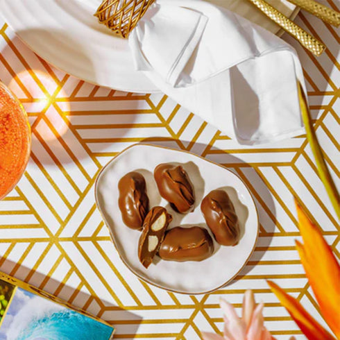 【セット割引】ハイビスカス マカダミアナッツチョコレート(12粒)4箱セット